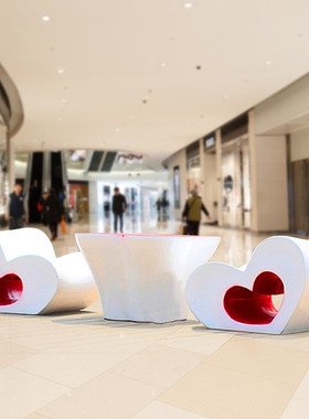 玻璃钢爱心座椅雕塑公园林景观爱情主题桌椅摆件商场甜品店装饰品