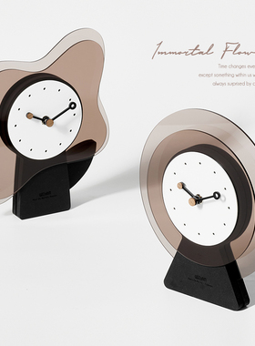 ins网红书房卧室桌面q座钟摆件家居饰品办公桌氛围感装饰小众轻奢