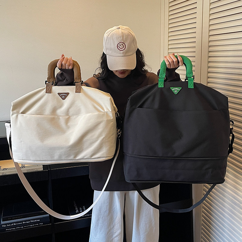 New lightweight large capacity travel bag portable fitness bag