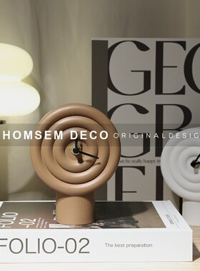 从上现代白色树脂创意时钟座钟摆件样板间卧室P床头柜玄关桌面装