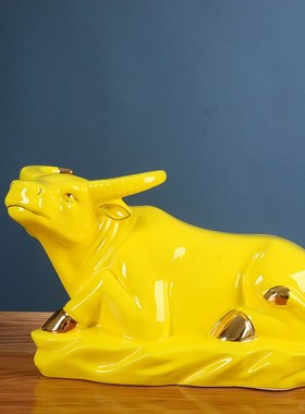 陶瓷十二生肖黄色躺p牛装饰品风水财富镇屋角瓷水牛工艺品