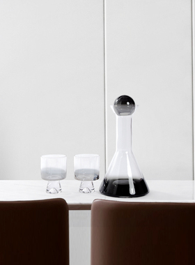 意式轻奢红酒玻璃醒酒器道具现代简约软装饰品样板房客.厅酒柜摆