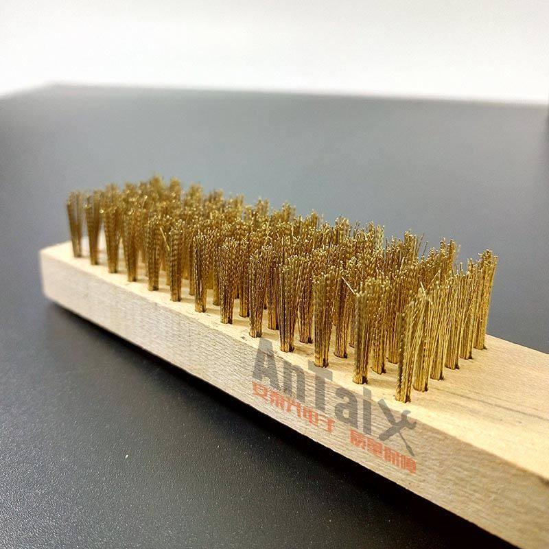 极速。木柄e铁丝刷 不锈钢丝刷 镀铜刷子 方刷钢丝刷鱼鳞刷子铁刷,淘宝优惠券,粉丝福利购,淘宝优惠卷