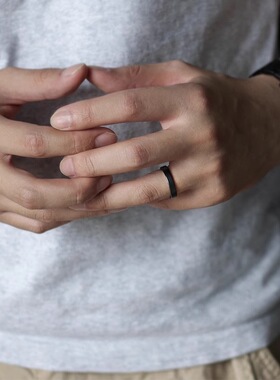 小众极简个性雾面百搭原创黑色磨砂不掉色基础陶瓷戒指