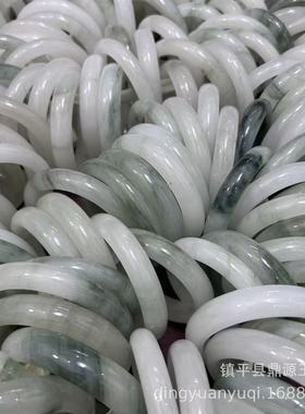 天山翠手镯 金丝玉雪翠中宽手镯新疆昆仑翠飘花翡翠色玉石镯子