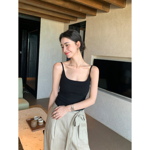 Maven Lin 带胸垫一体式方领吊带背心女修身短款舒适弹力针织上衣 - 图2