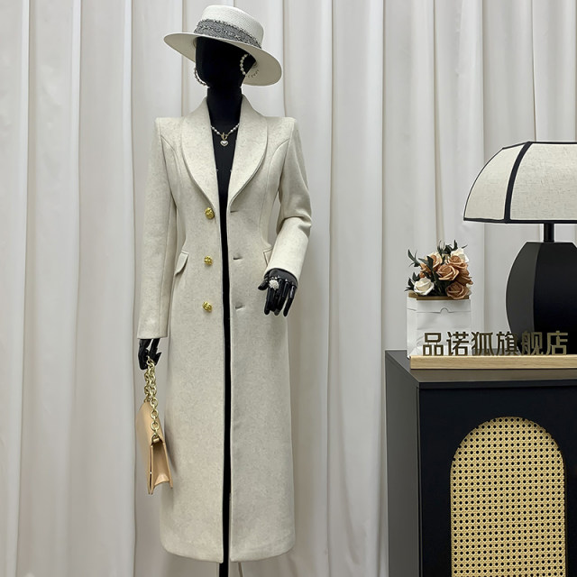 品诺狐2025冬季新品加棉加厚狐狸毛领子风衣外套女长款米灰色大衣