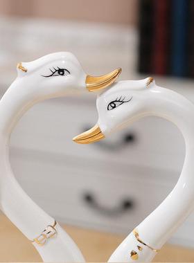 天鹅陶瓷摆件国风新款客厅电视柜酒柜卧室床头柜书柜朋友结婚礼物