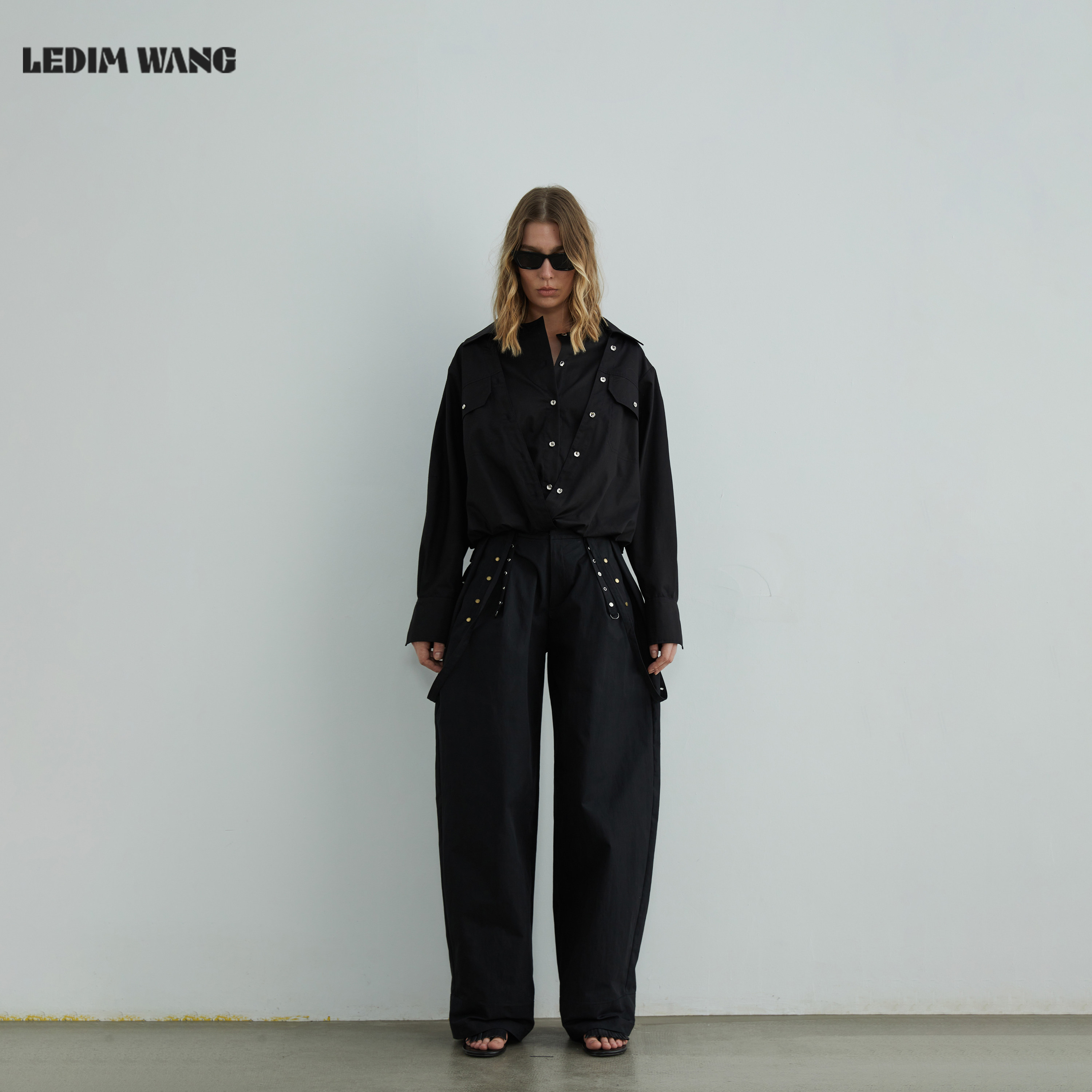 【明星同款】LEDIM WANG铆钉背带休闲裤女秋新款白色阔腿裤长裤,淘宝优惠券,粉丝福利购,淘宝优惠卷