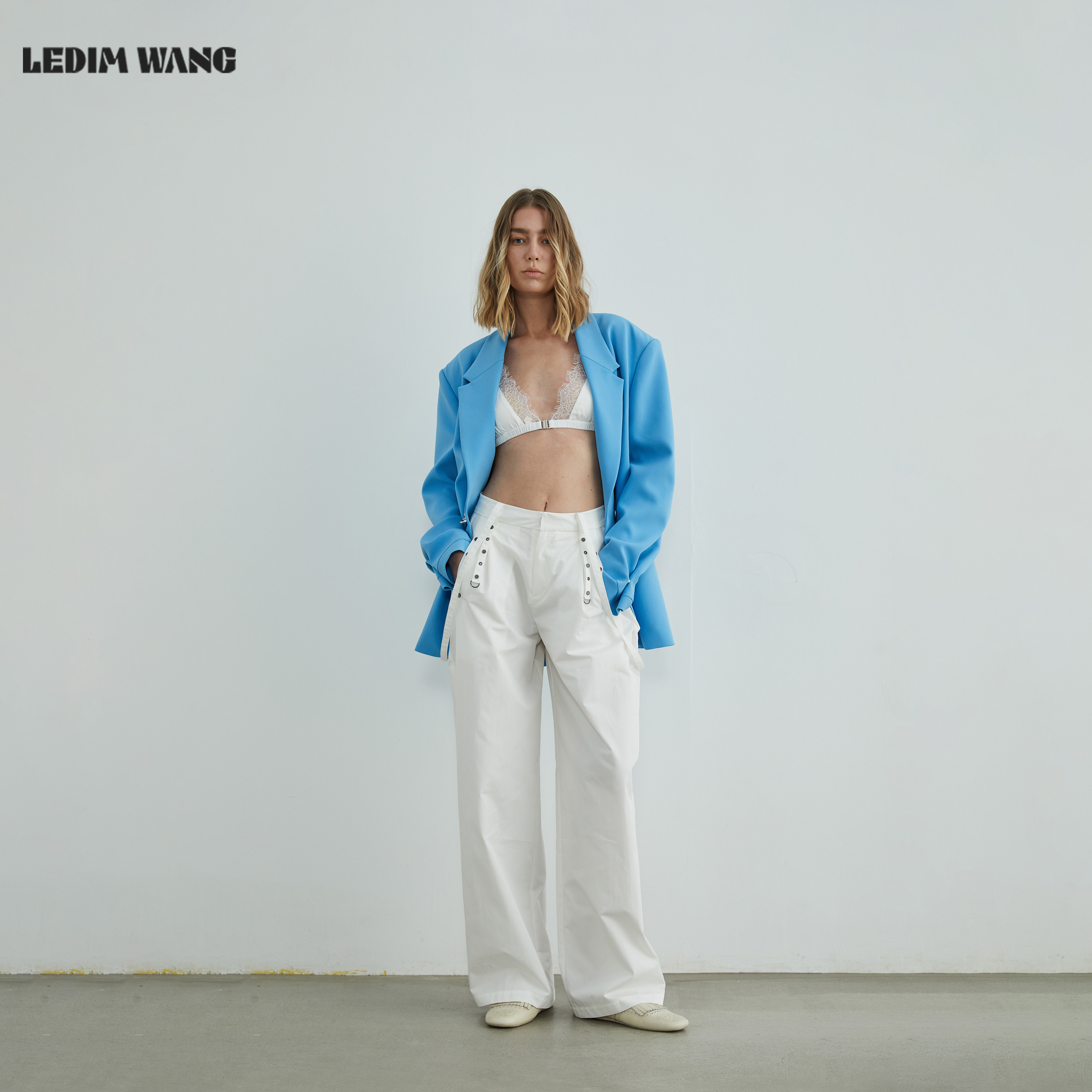 【明星同款】LEDIM WANG铆钉背带休闲裤女秋新款白色阔腿裤长裤,淘宝优惠券,粉丝福利购,淘宝优惠卷