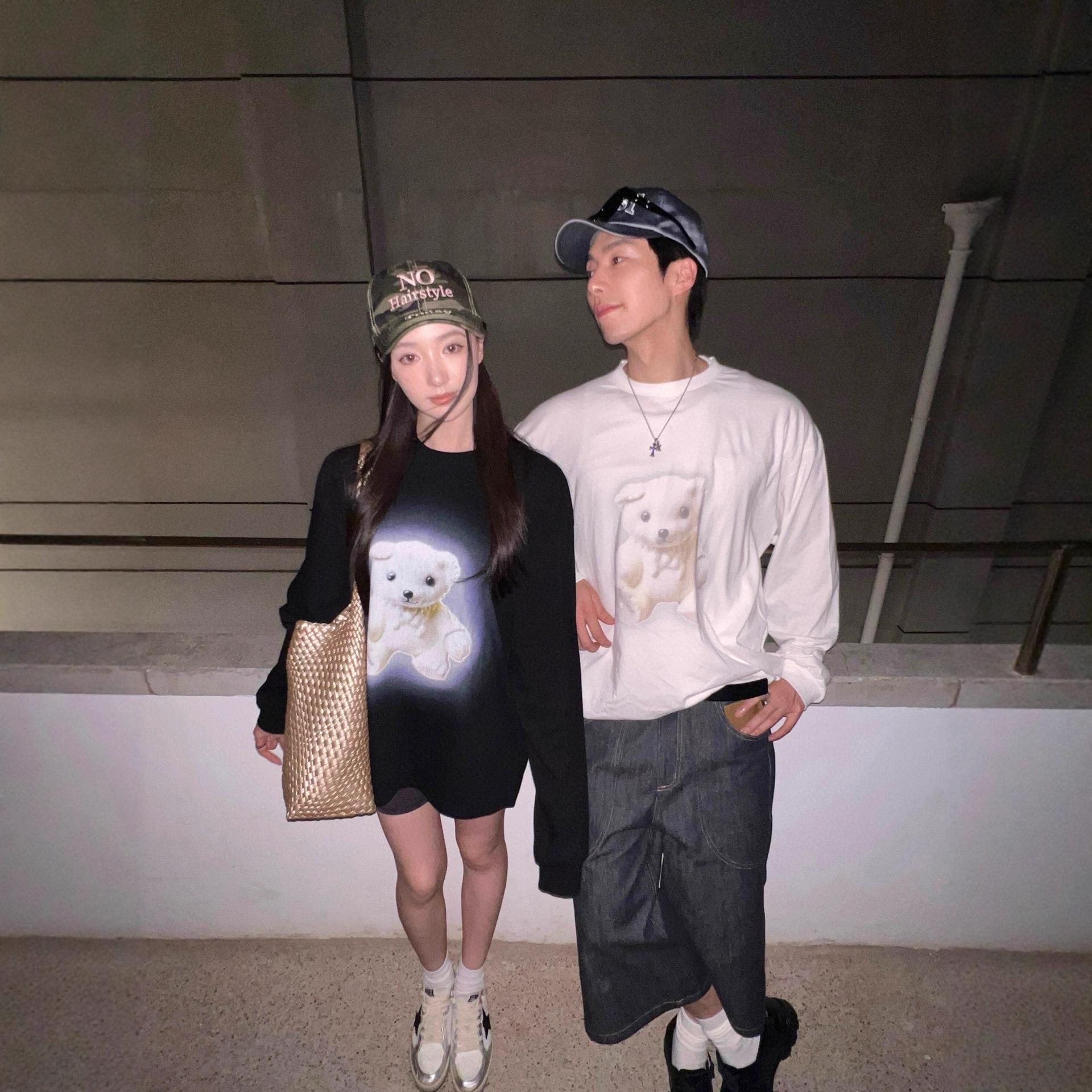 【现货】WE11DONE TRACK小众潮牌泰迪熊圆领长袖白墨直喷印花T恤 - 图0