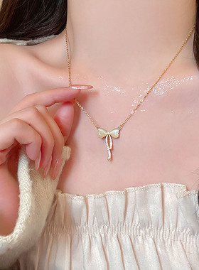 甜美猫眼石蝴蝶结吊坠项链