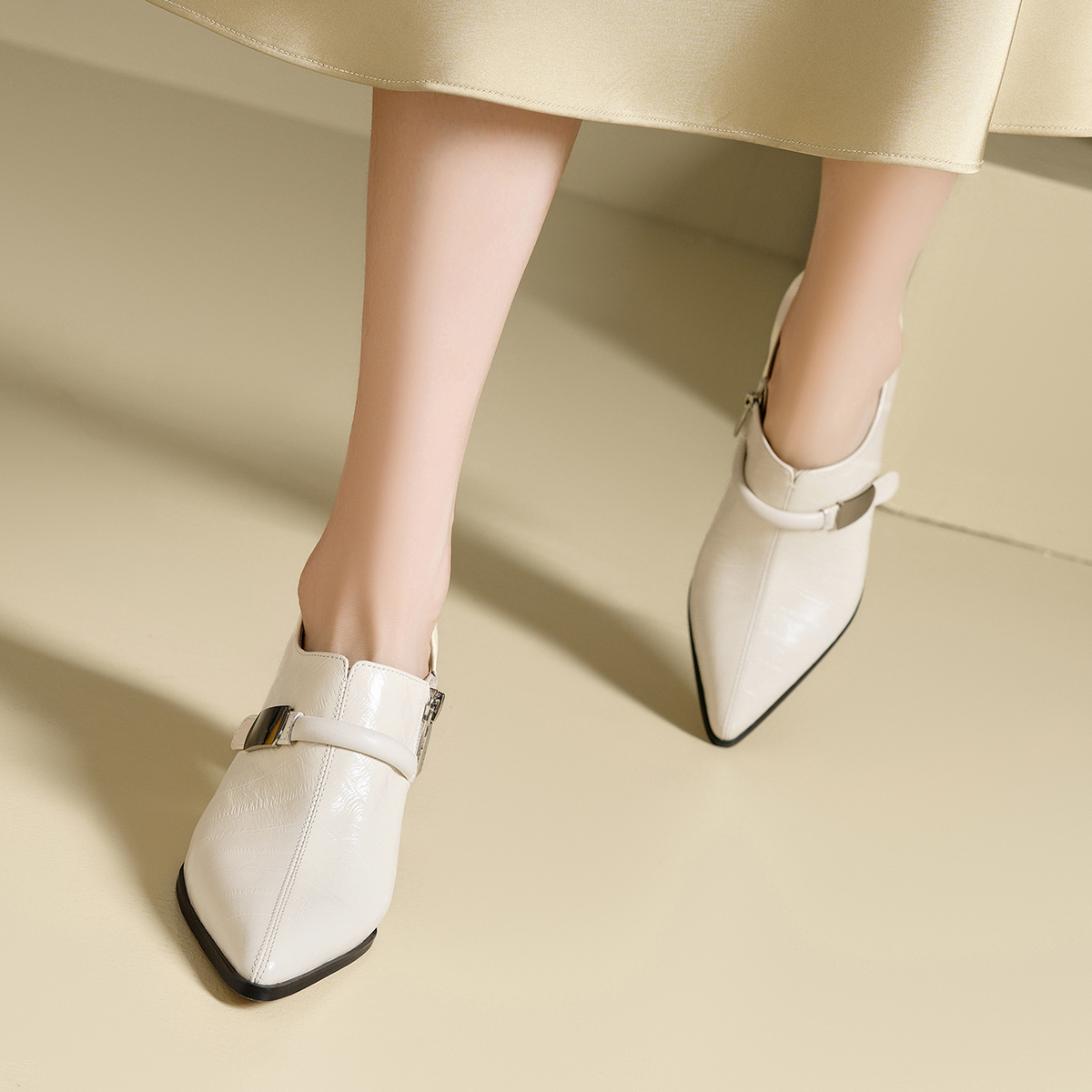 星期六真皮深口单鞋女2025春秋新款粗跟女士皮鞋女尖头中跟乐福鞋 - 图3