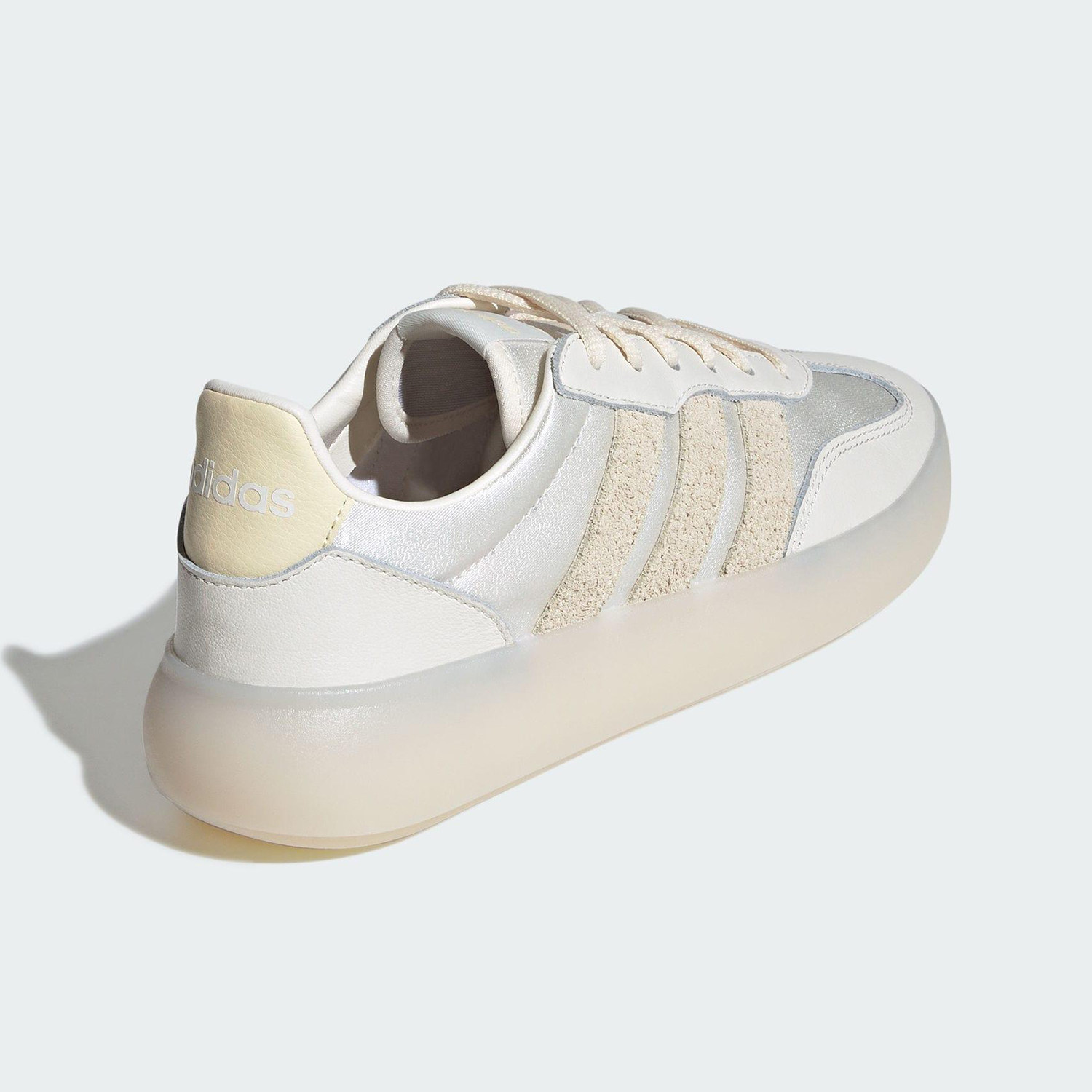 Adidas/阿迪达斯正品BARREDA DECODE女士轻便低帮耐磨板鞋JR1221 - 图1