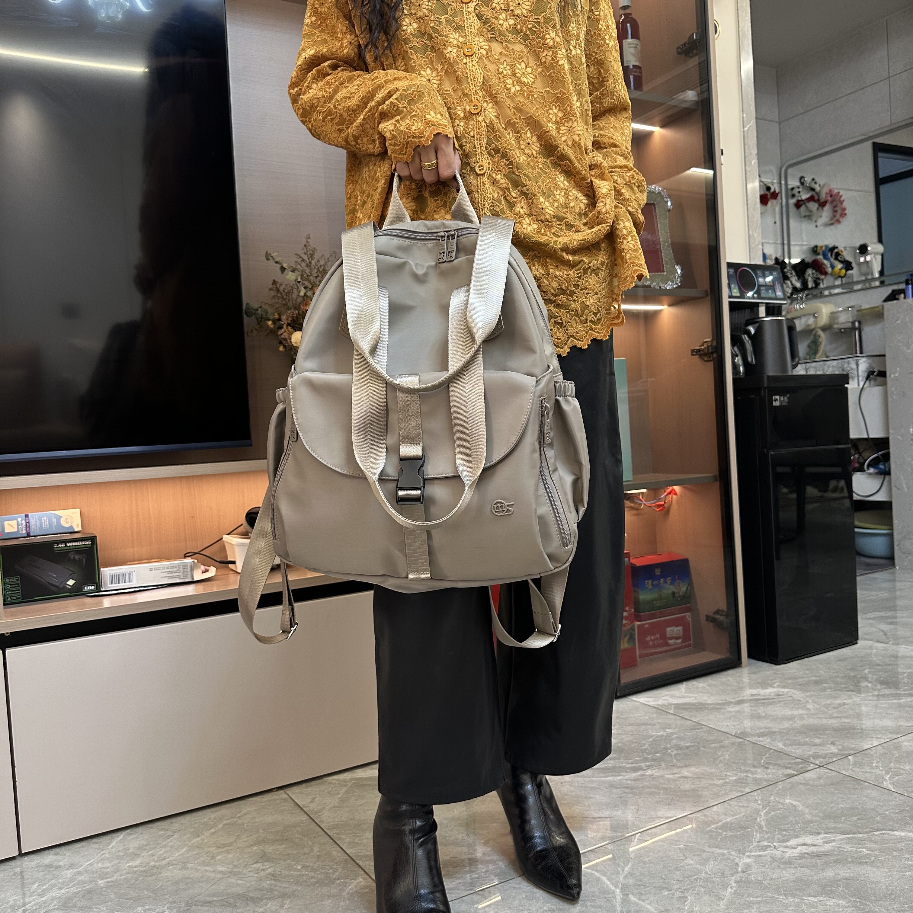 MS玛莎四季爆款日韩旅行超轻防水干湿分离手提单肩双肩背包8162,淘宝优惠券,粉丝福利购,淘宝优惠卷