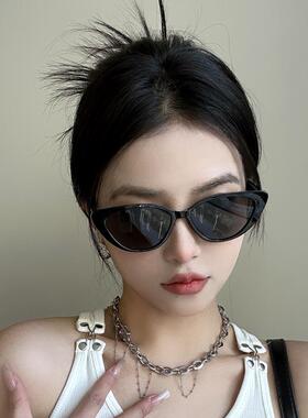 三角猫眼墨镜女款高级感复古小框2025新款小脸欧美风椭圆太阳眼镜