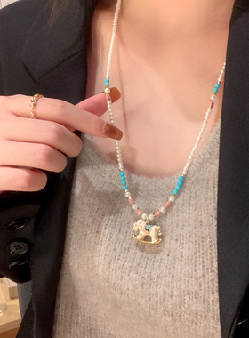 绿松石珍珠项链女秋冬配饰毛衣链长款轻奢感串珠木马吊坠饰品