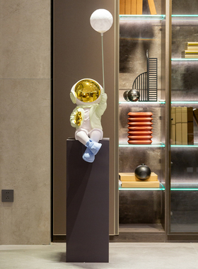 新品客厅电视g柜装饰品坐姿落地摆件大件创意宇航员太空人开店开
