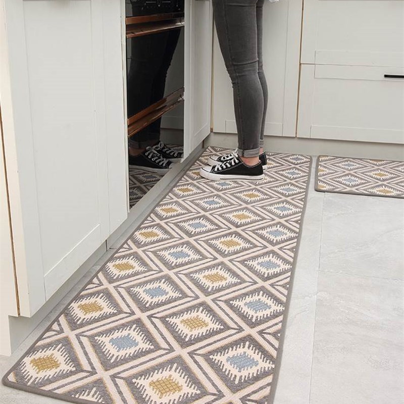New kitchen floor mats, anti-slip and oil-proof, household strip carpets, stain-resistant, K-free cleaning, door mats, water-absorbing and oil-absorbing