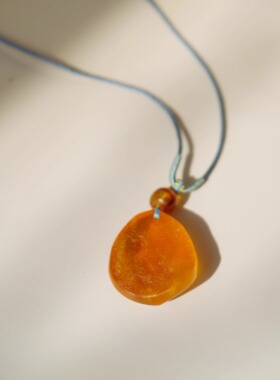 九紫离火佛宝蜜蜡吊坠金绞蜜黄蜜金珀随型 毛衣挂件6.18gNO.814