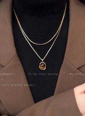 复古高级感金色琥珀项链轻奢设计感秋冬新款双层叠戴毛衣链女颈链