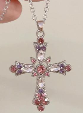 超适合甜辣风的十字架项链~