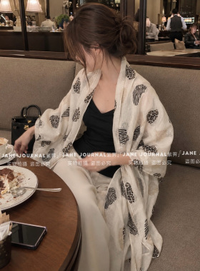 Jane·爱心豹纹印花老钱风披肩丝巾夏百搭空调房旅游外搭遮阳棉麻