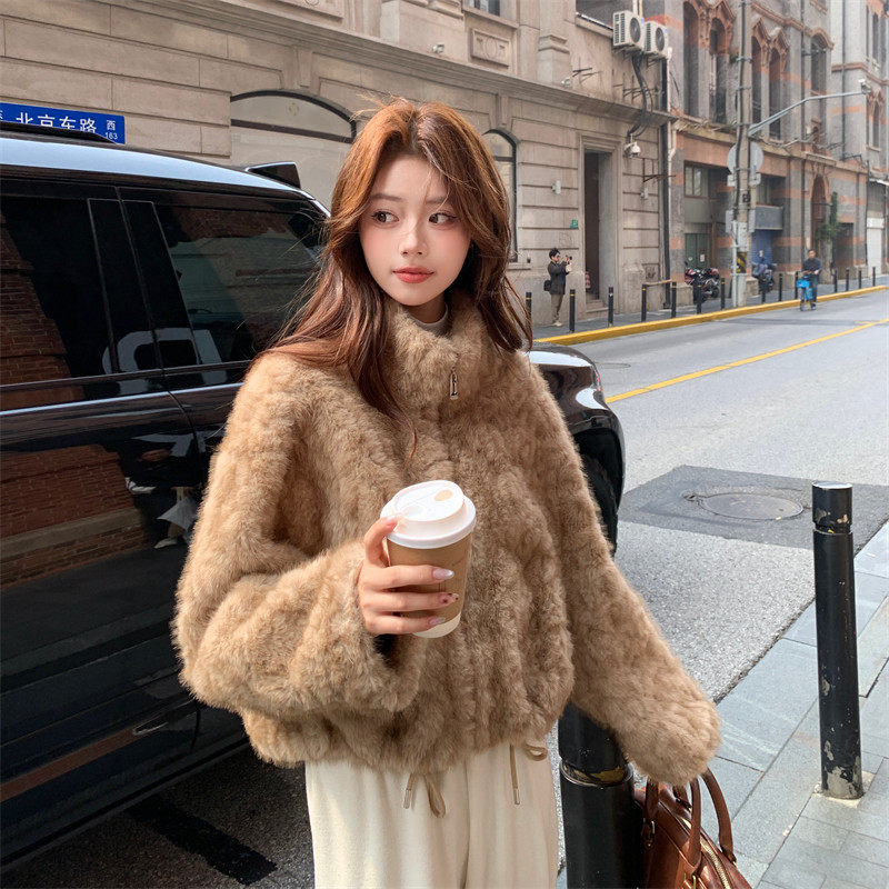 美拉德气质皮毛一体短款羊羔毛绒仿皮草外套女冬2025新款超火棉服,淘宝优惠券,粉丝福利购,淘宝优惠卷