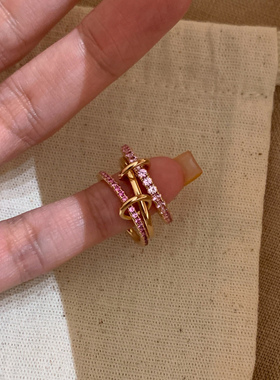 三环一体粉色排钻戒指轻奢高级感