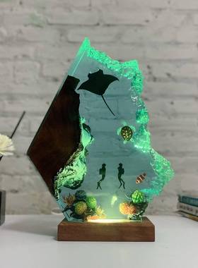 蝠鲼和情侣潜水员夜灯环氧树脂海洋灯深蓝色大海潜水员节日礼物