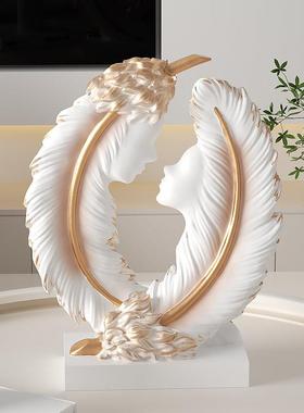 抽象羽毛雕塑人物艺术摆件办公室书房高级感小众客厅电视柜软装饰