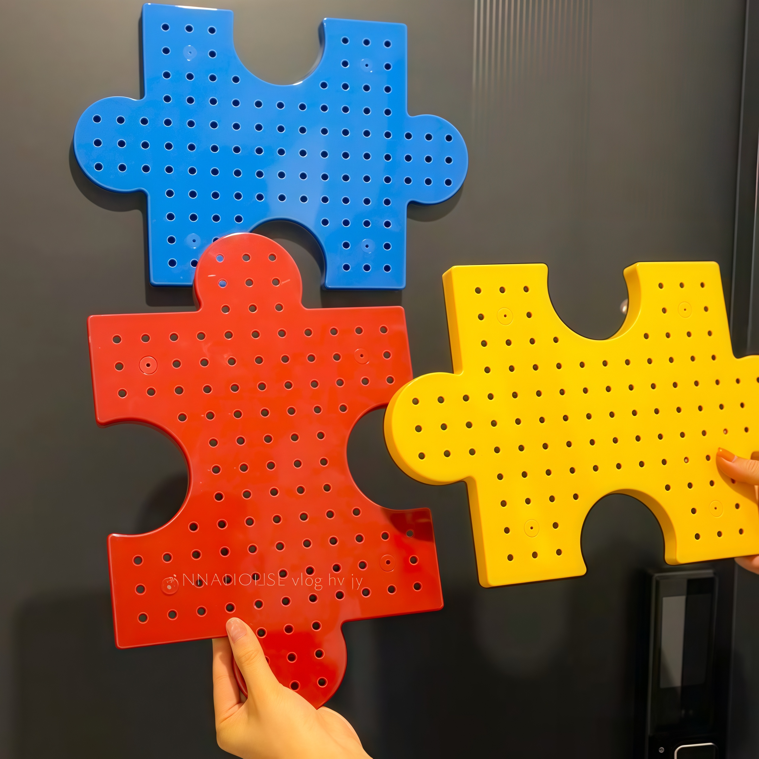 Dopamine puzzle hole board storage