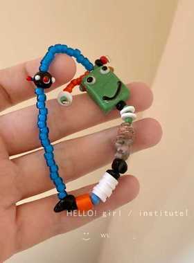 好朋友我们一起带陶瓷小狗手串吧