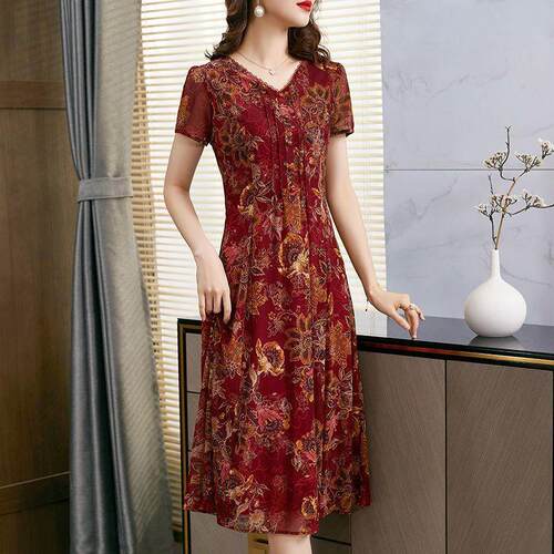 200斤高档大码v领洋气减龄红色休闲连衣裙女夏2024新款气质 - 图1