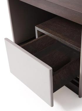 意式极简高端烟熏色床头柜现代简约卧室烤漆床边柜设计师款收纳柜