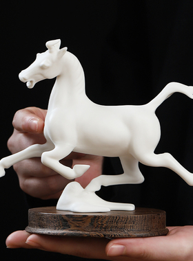 东方泥土新中式陶瓷雕塑艺术品客厅书房办公室桌面马摆件马踏飞燕