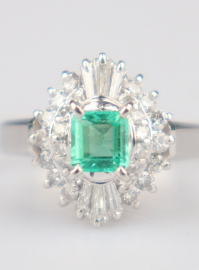 中古95新日本进口商品祖母绿群镶钻石戒指铂金90052号