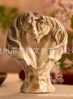 现代轻面复活岛马TLR头创意客奢厅摆卧室马头爱心件简约树脂台装