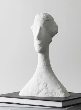 现代简约艺术人物雕塑摆件样板房售楼处软装饰品电视柜人像摆设