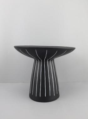 北欧创意黑色高脚条纹塔雁托盘树脂摆件客厅玄关电视柜家居装饰品