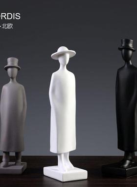 轻奢北欧简约创意人物摆件样板房美式软装饰品工艺客厅设计师摆设