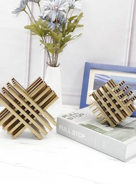 现代简约创意轻奢样板房家居客厅电视柜书房装饰品金属井字形摆件