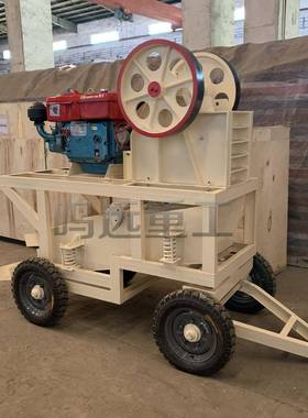 小型移动破碎机可破碎玄武岩花岗岩鹅卵石移动鄂破筛子一体机