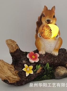 户外花园太阳能松鼠吃松果摆件树脂工艺品庭院仿真木头装饰品