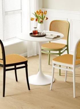 椅子藤编北欧餐椅家用塑料叠放户外网红靠背椅小户型休闲扶手桌椅