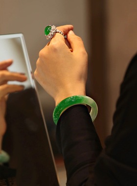 日本品质天然缅甸冰糯种翡翠手镯半绿飘花贵妃玉镯阳绿宽边手镯女