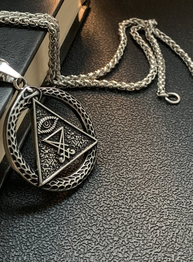 上帝之眼-不掉色钛钢吊坠男项链