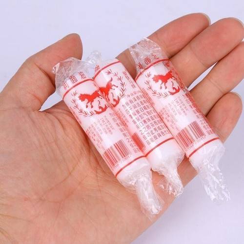 老式棒棒油青岛马牌润面油防干裂护手霜擦抹口子油棍子鼓轮歪歪油 - 图1