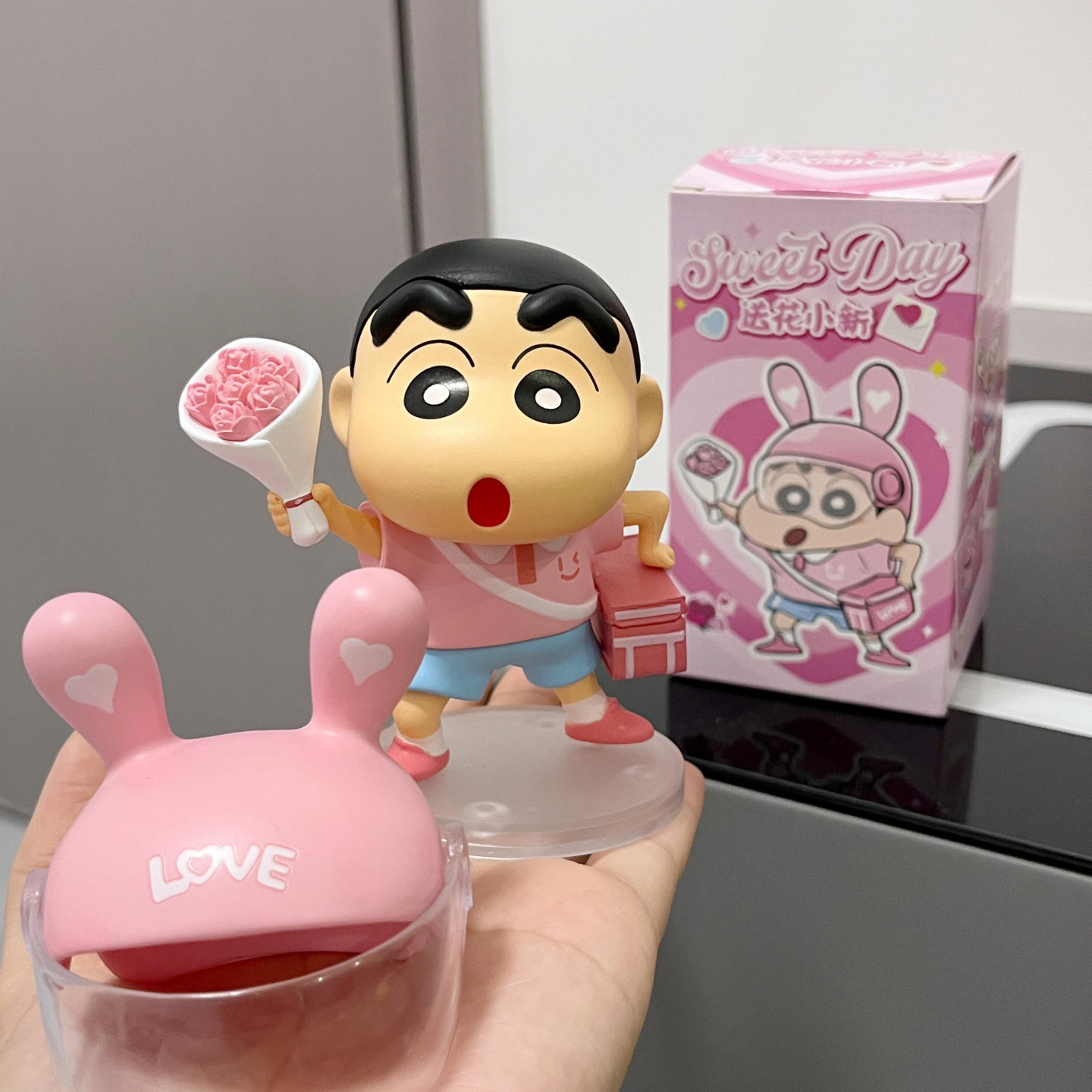 送花蜡笔小新系列盲盒周边创意桌面摆件手办公仔治愈摆件生日礼物,淘宝优惠券,粉丝福利购,淘宝优惠卷