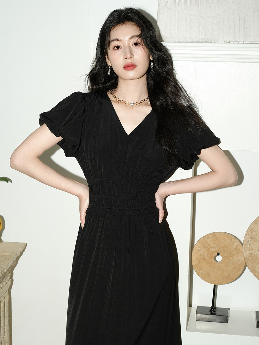 【宝藏姐妹团】至漫 ZHIMAN【罗马情书】V领肌理感收腰连衣裙